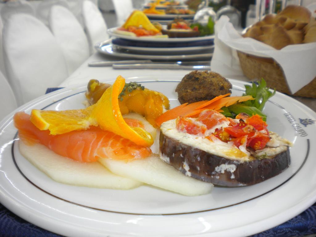 Hotel Califfo Quartu SantʼElena Екстериор снимка